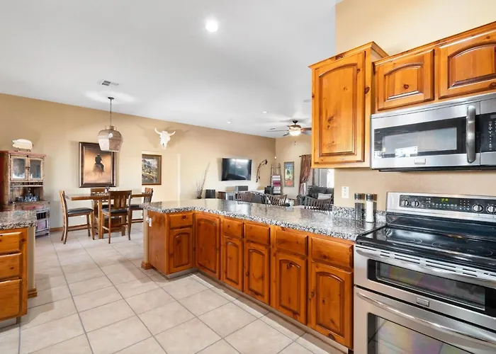 Cozy Quiet Bbq Pool Outdoor Entertaining Holiday home Phoenix